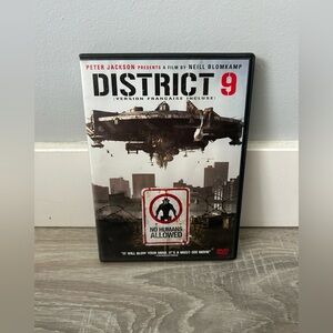 🍀5 for $25🍀 “District 9” DVD